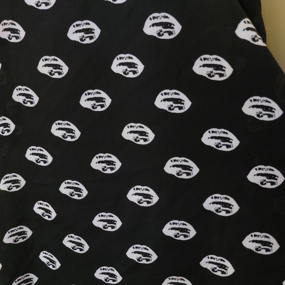 Torrid 2X Plus Size Lip Print Black & White Georgette Sheer Edgy Tank Top Blouse - Picture 4 of 10